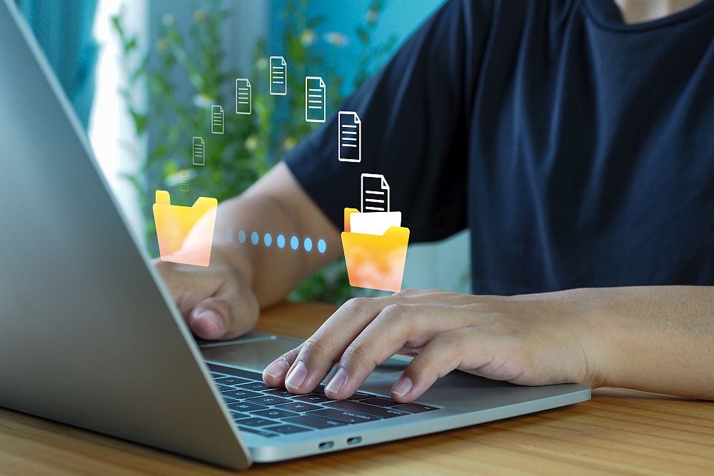 IT-Sicherheit in Cloud, im Netz, beim eMail-Verkehr